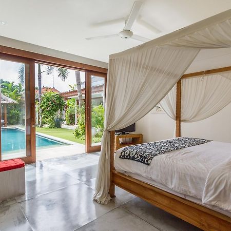 Villa Pierrot Seminyak Esterno foto