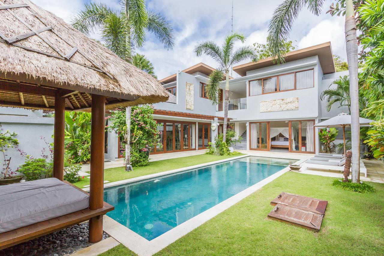 Villa Pierrot Seminyak Esterno foto