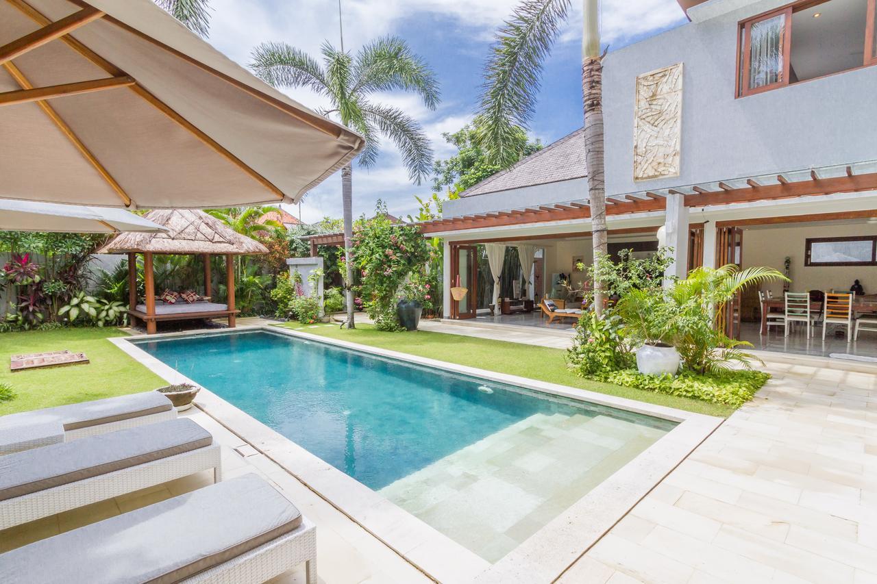 Villa Pierrot Seminyak Esterno foto