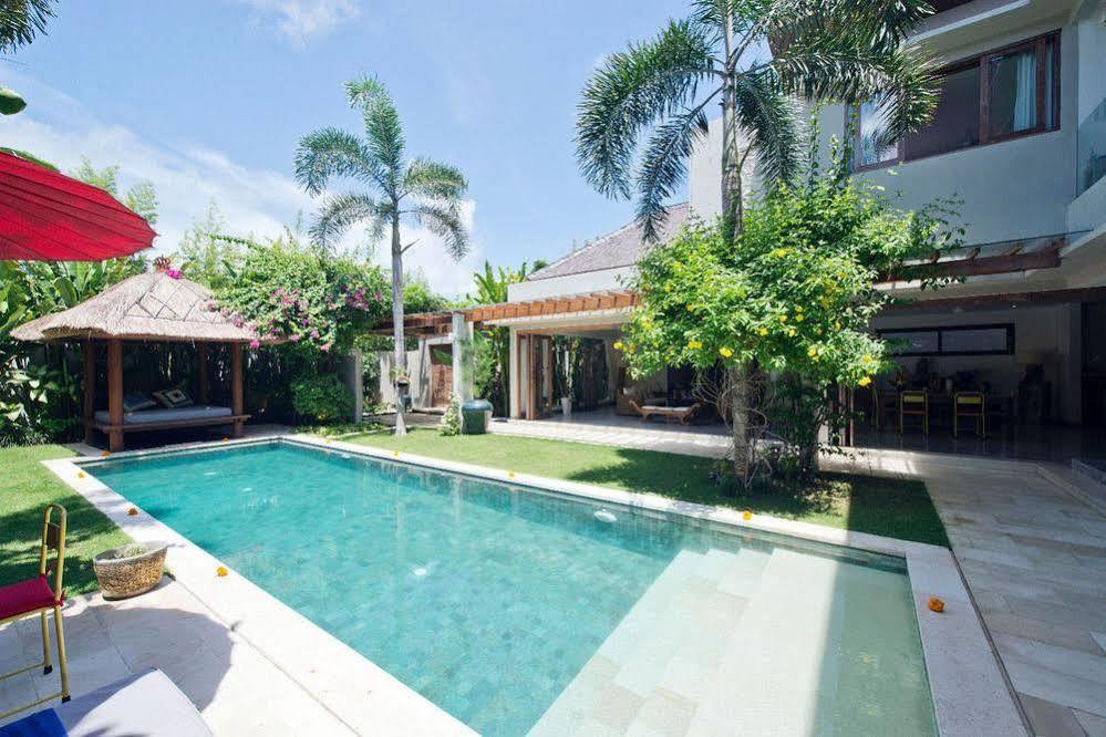 Villa Pierrot Seminyak Esterno foto