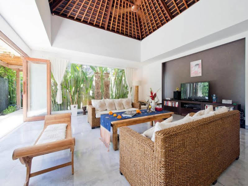 Villa Pierrot Seminyak Esterno foto